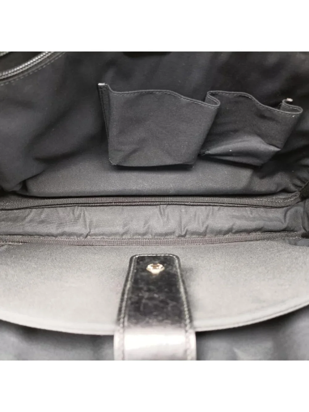 Gucci brand color